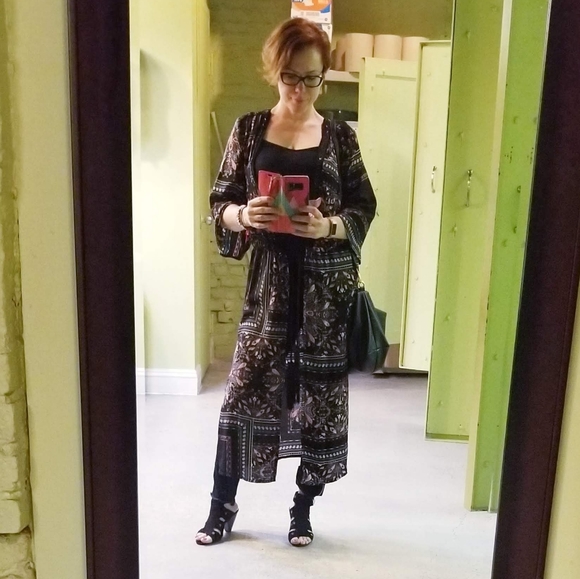 Meet your Posher, Ronna - Picture 3 of 3